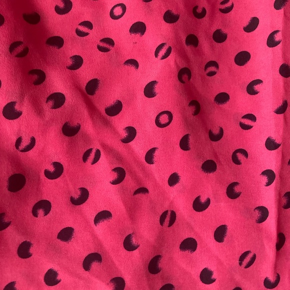 Pink/black sleeveless top. - Picture 3 of 3